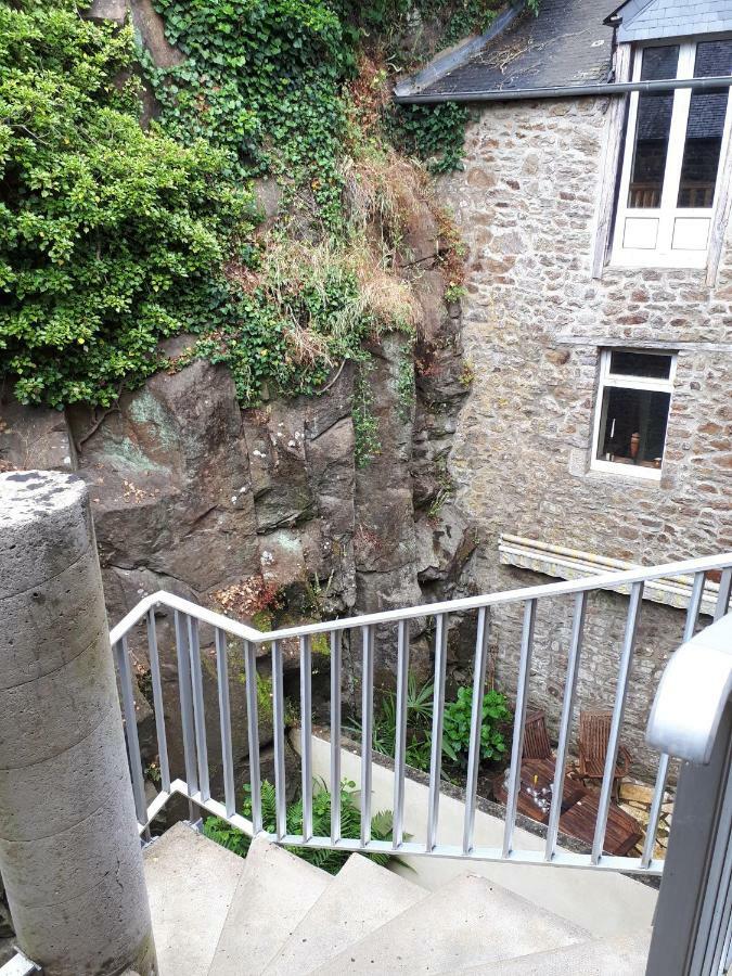 Vue Sur Le Port De Dinan Apartment Exterior photo